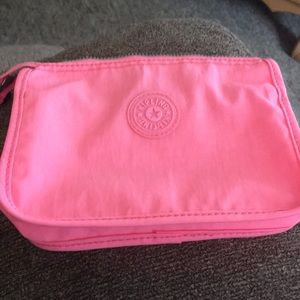 Kipling pouch